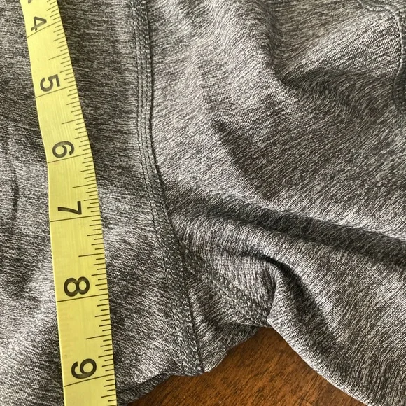 SALE Size 4 Cropped Teal Lululemon Legging. Great Used Condition! - Picture 4 of 7